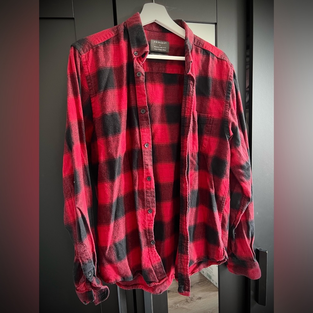 Primark Patterned Red/Black Men’s Shirt, Size L.